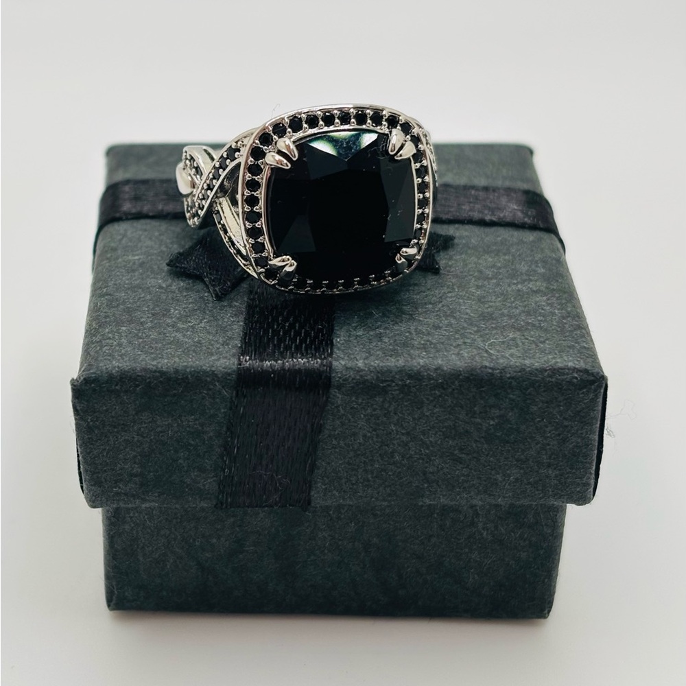 Bomb Party black stone on silver